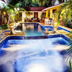 Couette-café Hacienda Boutique B&b&spa Solo Adultos